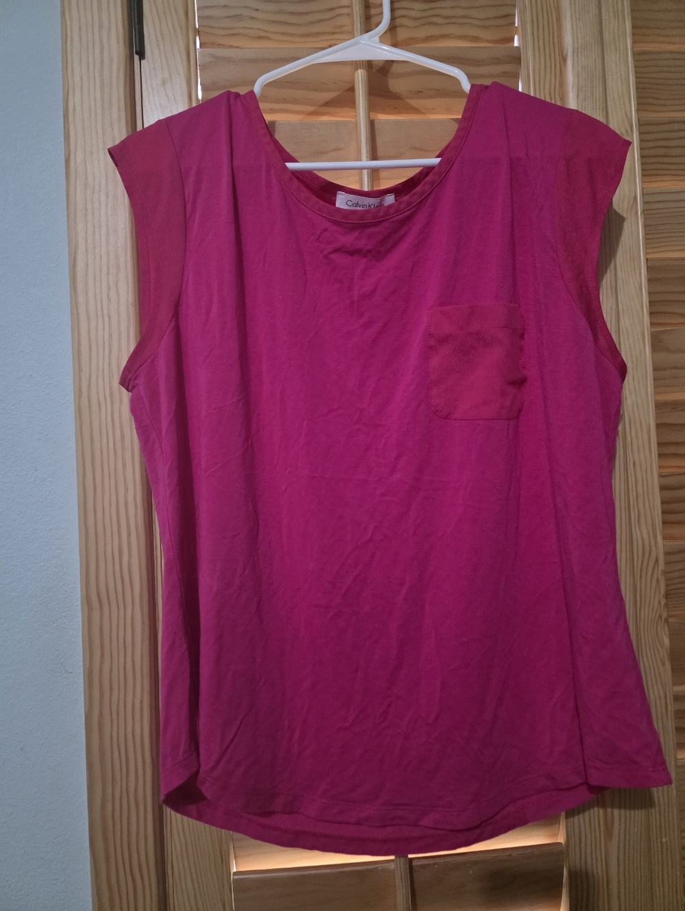 Calvin Klein Women's Magenta Sleeveless Pocket Tank
